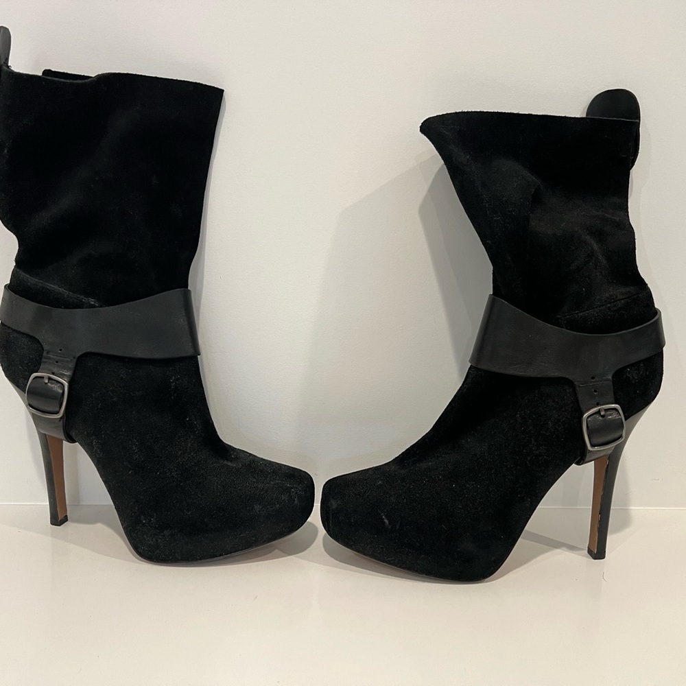 Rosegold suede boots